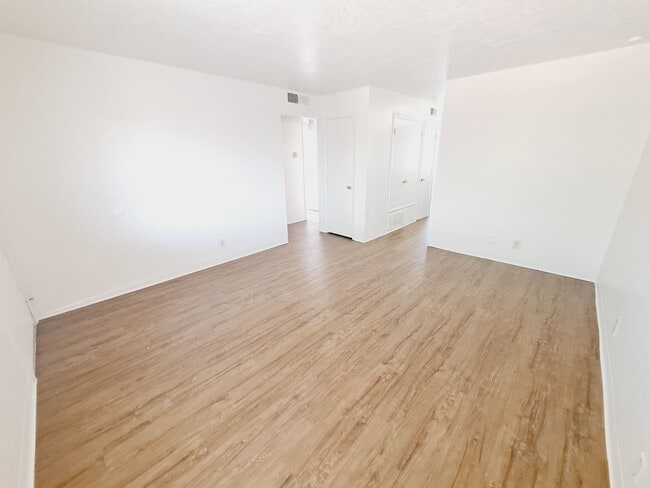 Photo - 3618 Lafayette Dr NE Unit C