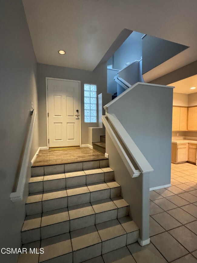 Photo - 2148 Los Feliz Dr