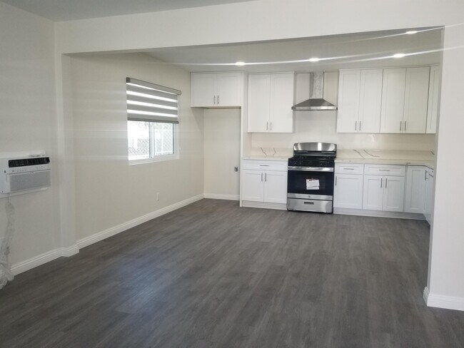584 Bonita St Unidad D