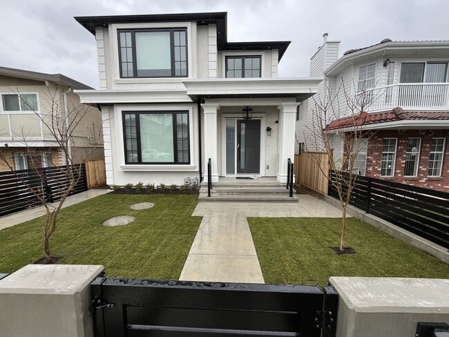 Building Photo - 4653 Pender St Unit Bsmt B (North)