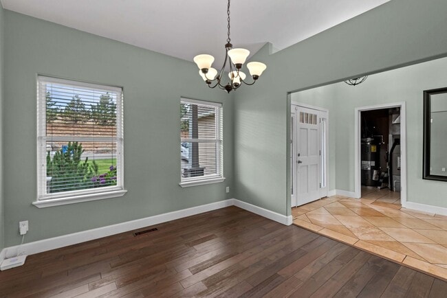 Photo - Beautiful Aspen Shores Home – 3 Bed, 1.75 ...