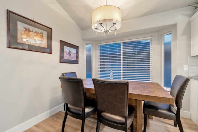 Photo - 2855 Fowler Ave
