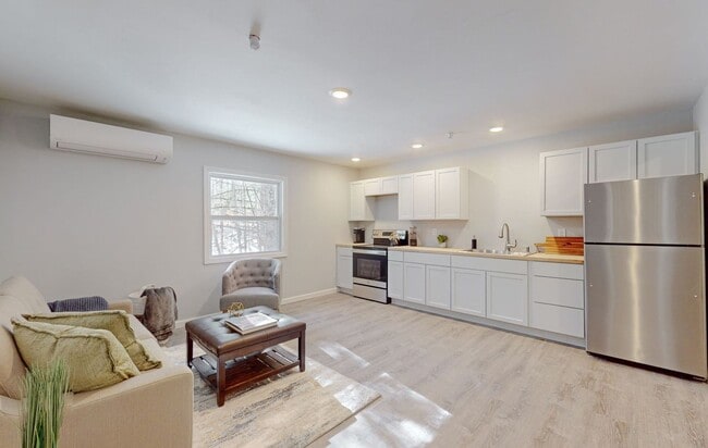 73 Barth Wy Unit 108