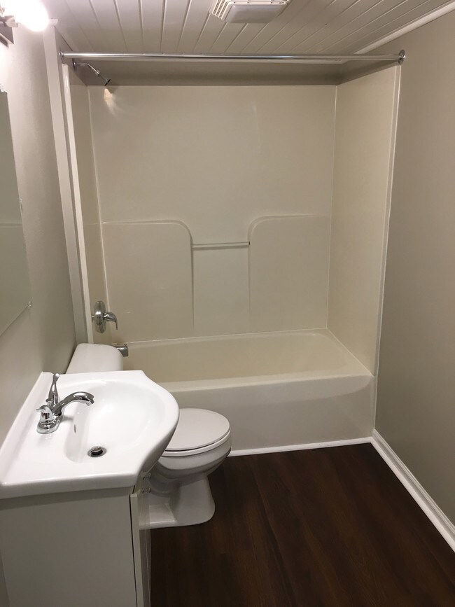 Photo - 223 N West St Unit 4