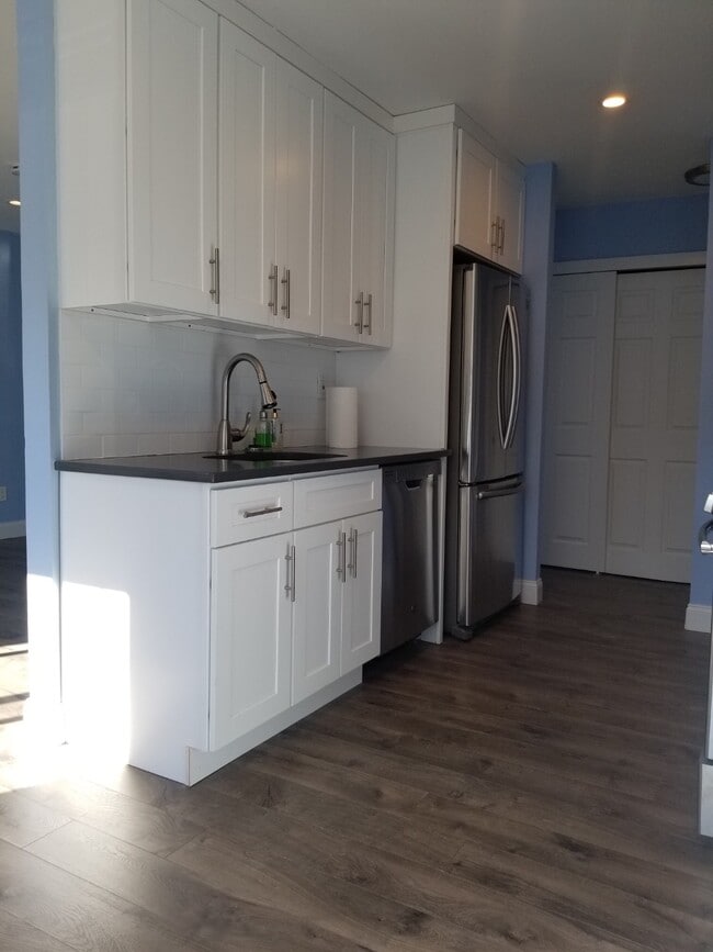 Photo - 1300 Rockland Ave Unit 2C