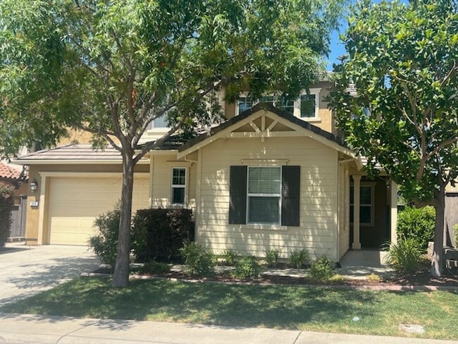 Rare Find! Solar Home in Whitney Ranch wit... - Rare Find! Solar Home in Whitney Ranch wit...