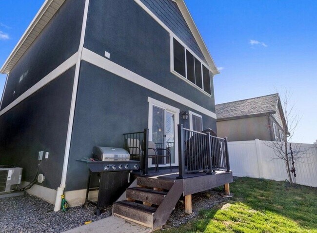 8627 N Cottonwood Alley