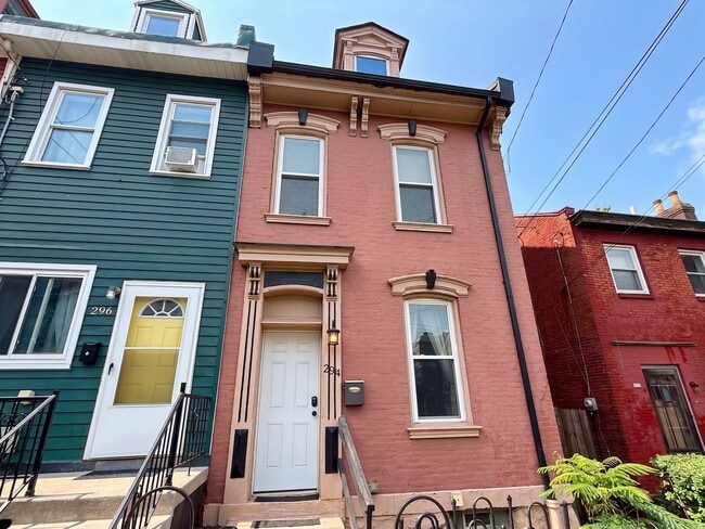 Building Photo - 294 46th St