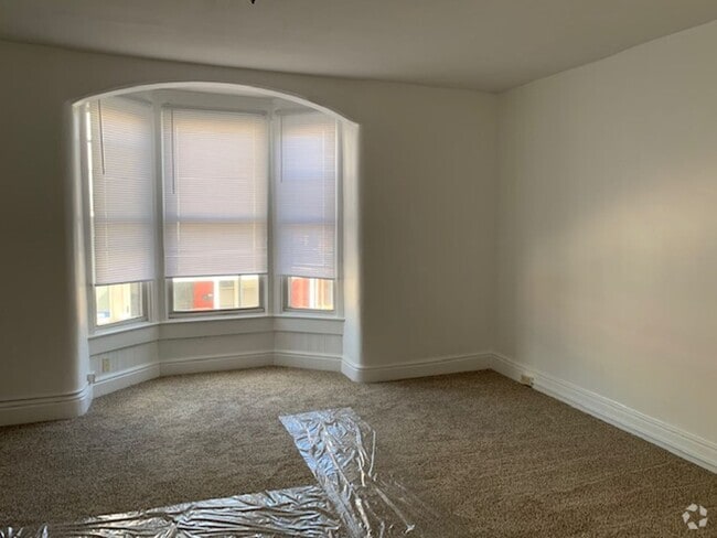 Building Photo - 136 S Main St Unit 2nd Floor Rental