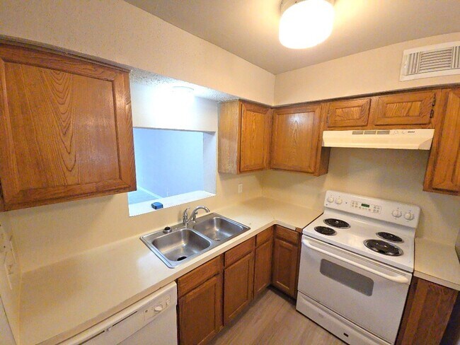 Photo - 15625 Weldon Dr