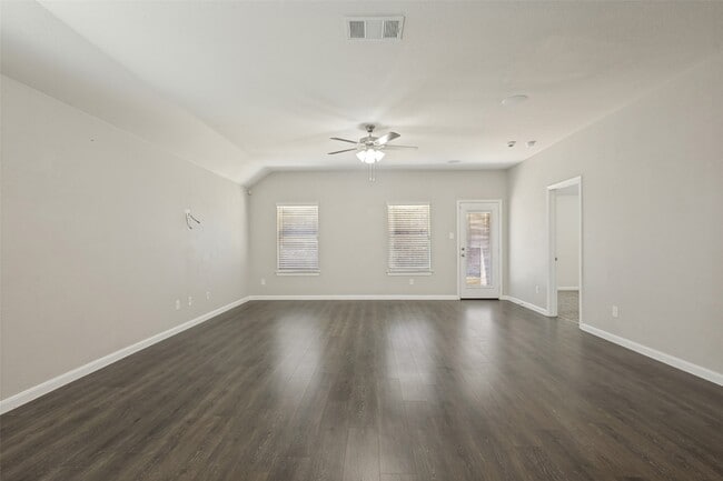 707 Range Dr