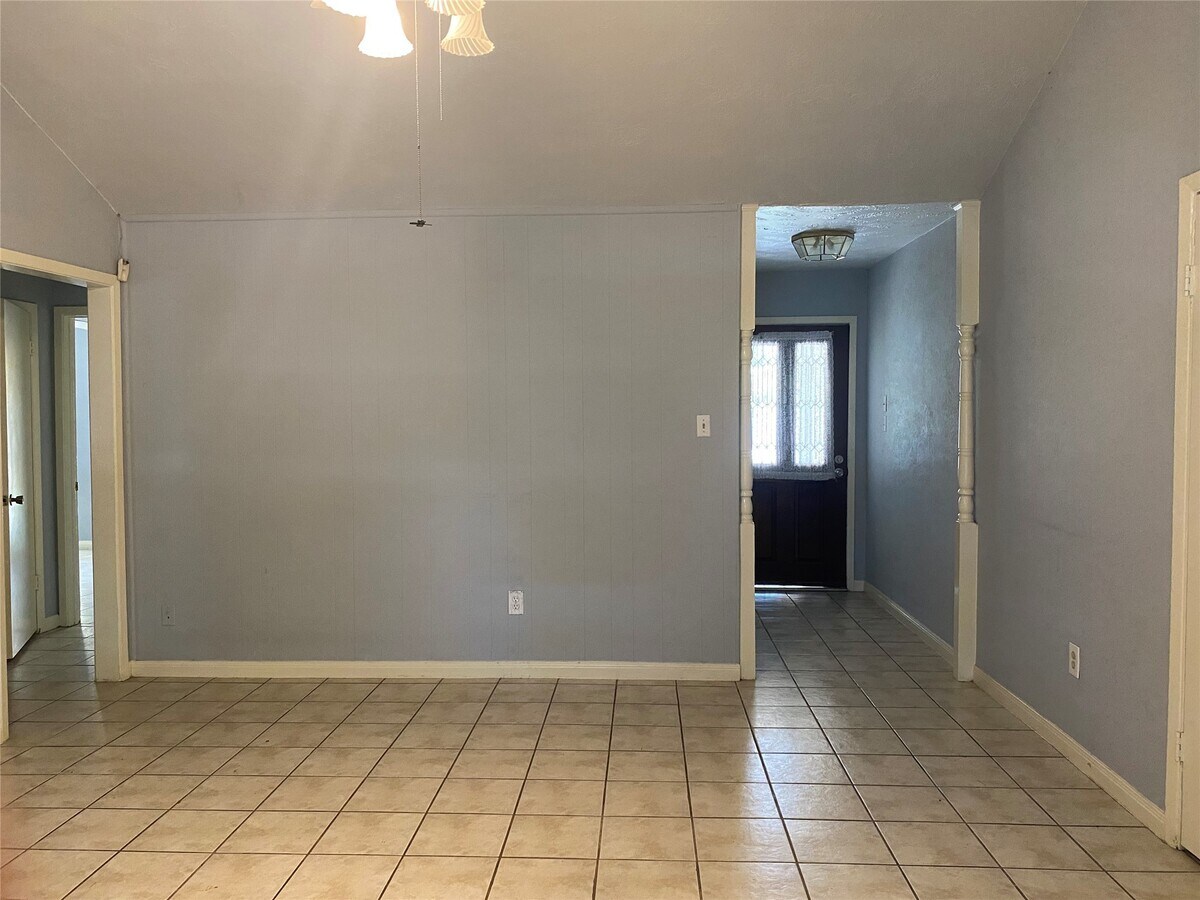 Photo - 10834 Sela Ln