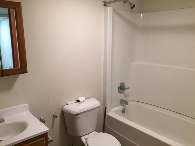 Photo - 109 E 2nd St Unidad 9