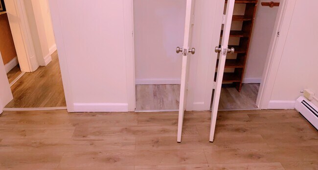 Closet - 160 Easton Ave Unit 2
