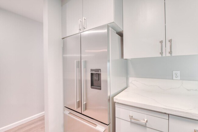 Photo - 650 Chestnut St