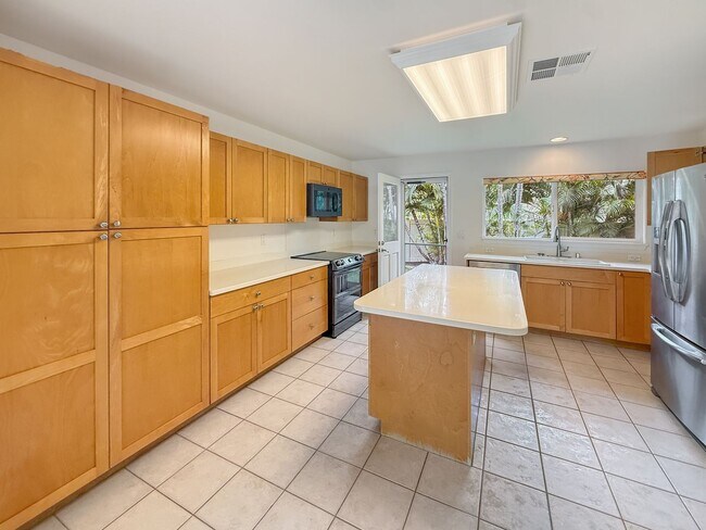 Photo - Video! Gorgeous Hu'elani Home with Photovoltaic System!