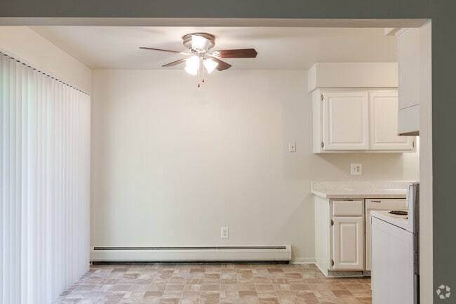 2BR, 1BA - Taft - 1,000SF - Eagles Landing of Washington