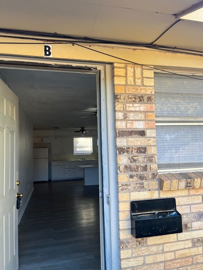 Building Photo - 1608 58th St Unit A