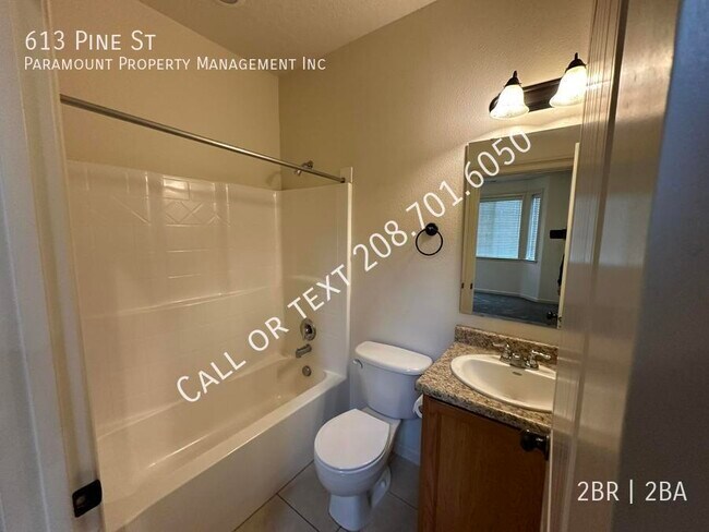 Photo - 613 E Pine Ave