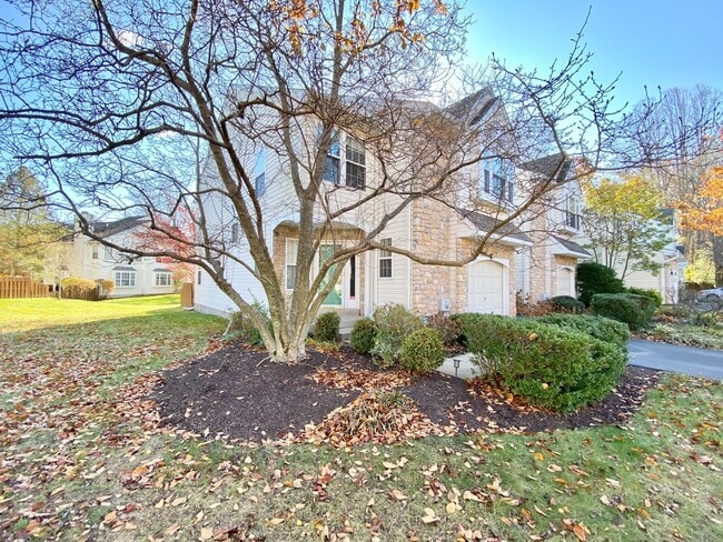 Building Photo - Beautiful Yardley Townhome