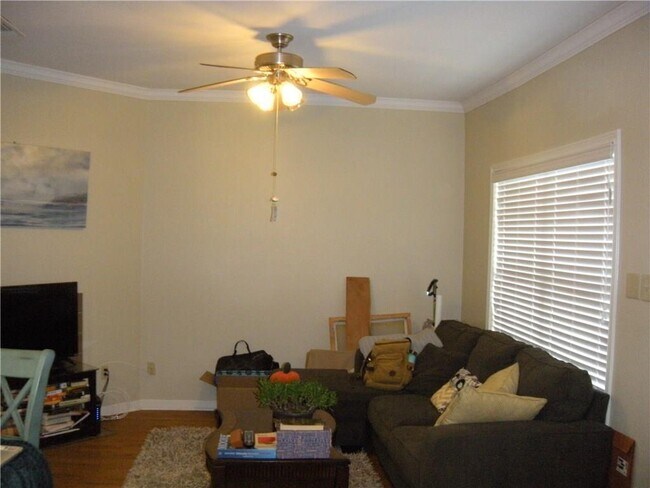 Photo - 915 W 23rd St Unit 211