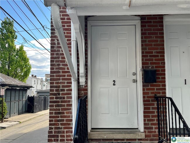 Photo - 113 N West St Unidad 2