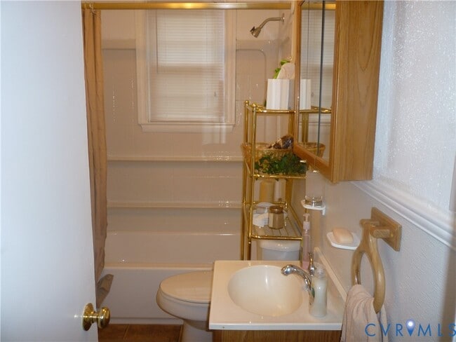 Photo - 1645 Manakin Rd