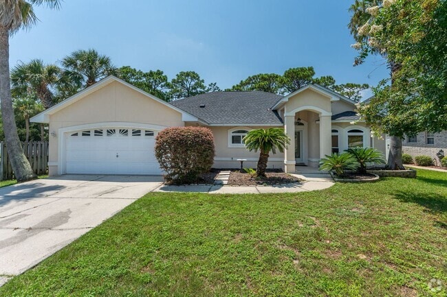 Building Photo - Spacious Home in Navarre!