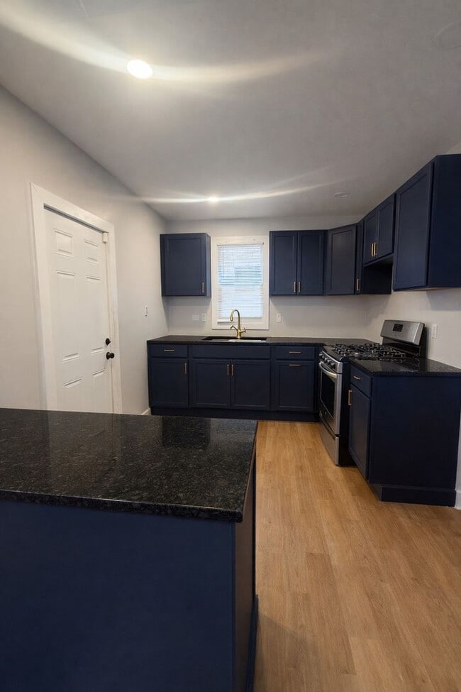 Photo - For Lease : 5 bedroom 1 1/2 bathroom fully renovated home in nice area. Call KPM 313-429-3244