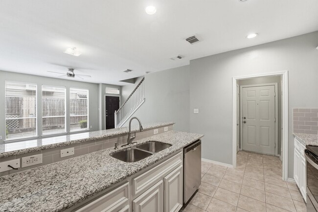 Photo - 1507 Sutton St