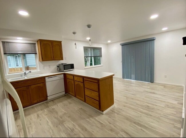 Photo - 10732 20th Pl W