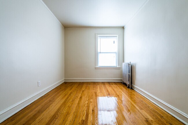 Photo - 1931 E 71st St 1931-45 E 71st Chicago, IL 60649