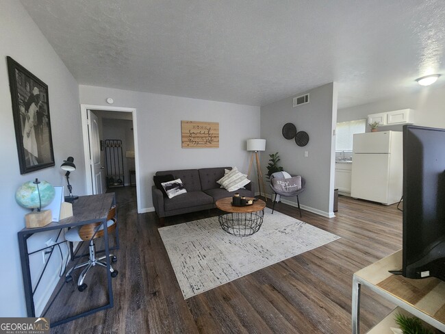 Photo - 917 Oakview Ave Unit B