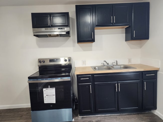 Building Photo - 129 Willow St Rental