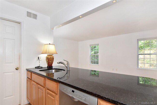 Photo - 352 Carroll Close