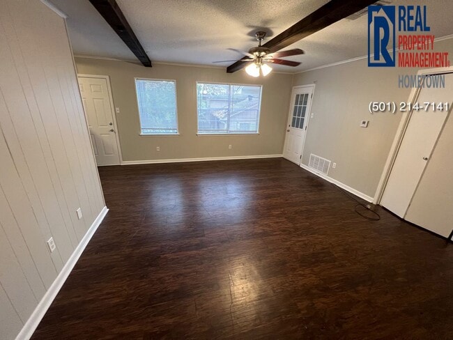 Photo - 3211 Duke Ct