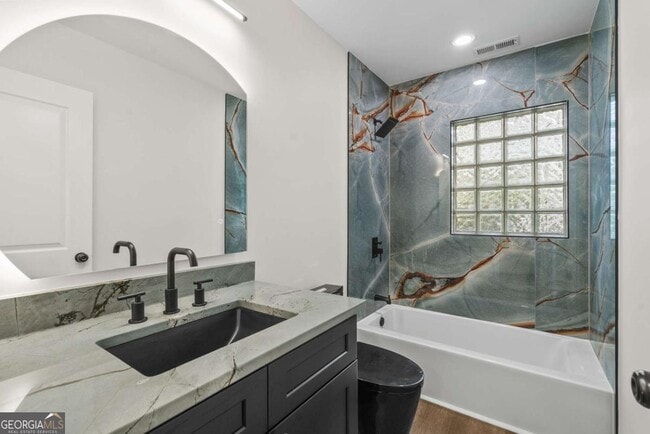 Photo - 1658 Altadena Pl SW