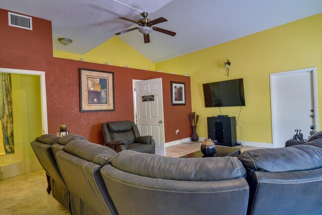 Photo - 2960 58th Ave S Unit ID1385707P