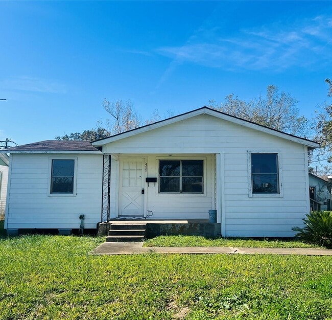 Building Photo - 411 N Parrish St Rental