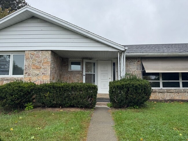 Photo - Stunning 3-bedroom, 3-bathroom single family home