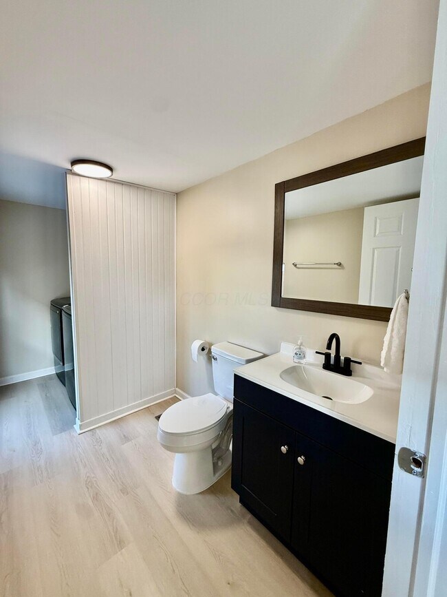 Photo - 575 Gilbert St