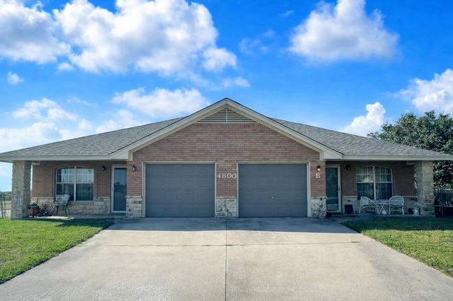 Building Photo - 4800 John David Dr Unit B