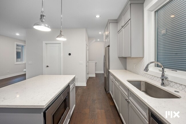 Photo - Two Bedroom Condo on Lookout Hill in Grand... Unidad 631 Fairview Ave NE  2