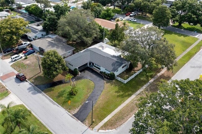 Building Photo - 1801 Bellemeade Dr Rental