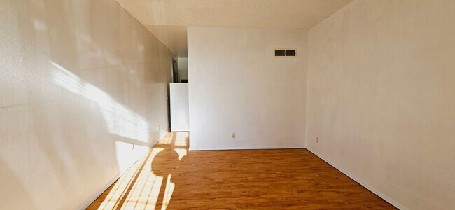 Photo - 1311 E San Antonio Ave Unit 1