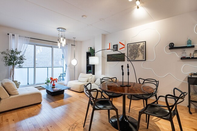 Building Photo - 2229 Rue Sainte-Catherine E Unit -Catherine E, Apt 407