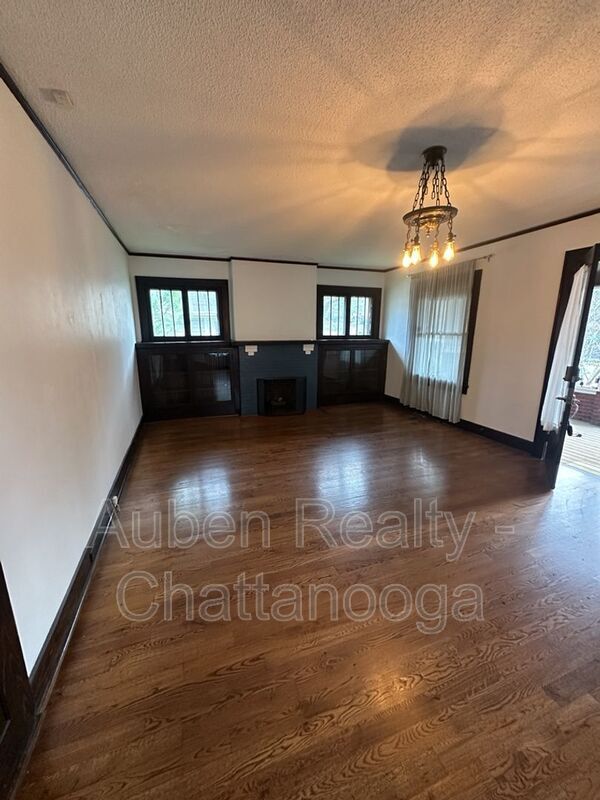 Photo - 3211 Montview Dr