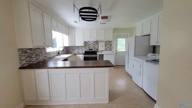 Photo - 1411 Halsey Ave NE