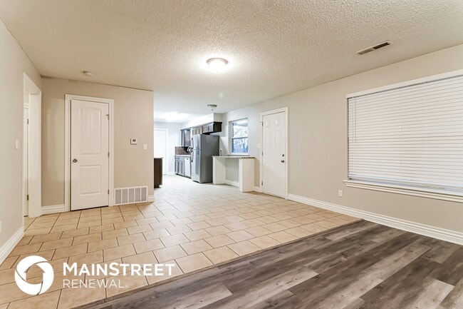 Photo - 909 Rolling Meadows Blvd