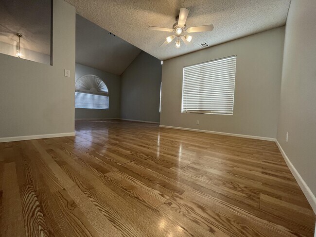 Photo - 3317 Surfline Dr